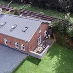Altes Bahnhofsvorsteherhaus 후줌