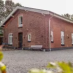 Altes Bahnhofsvorsteherhaus 후줌