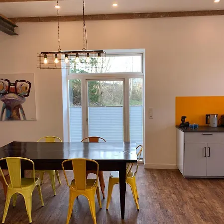 Altes Bahnhofsvorsteherhaus * Husum (Schleswig-Holstein)